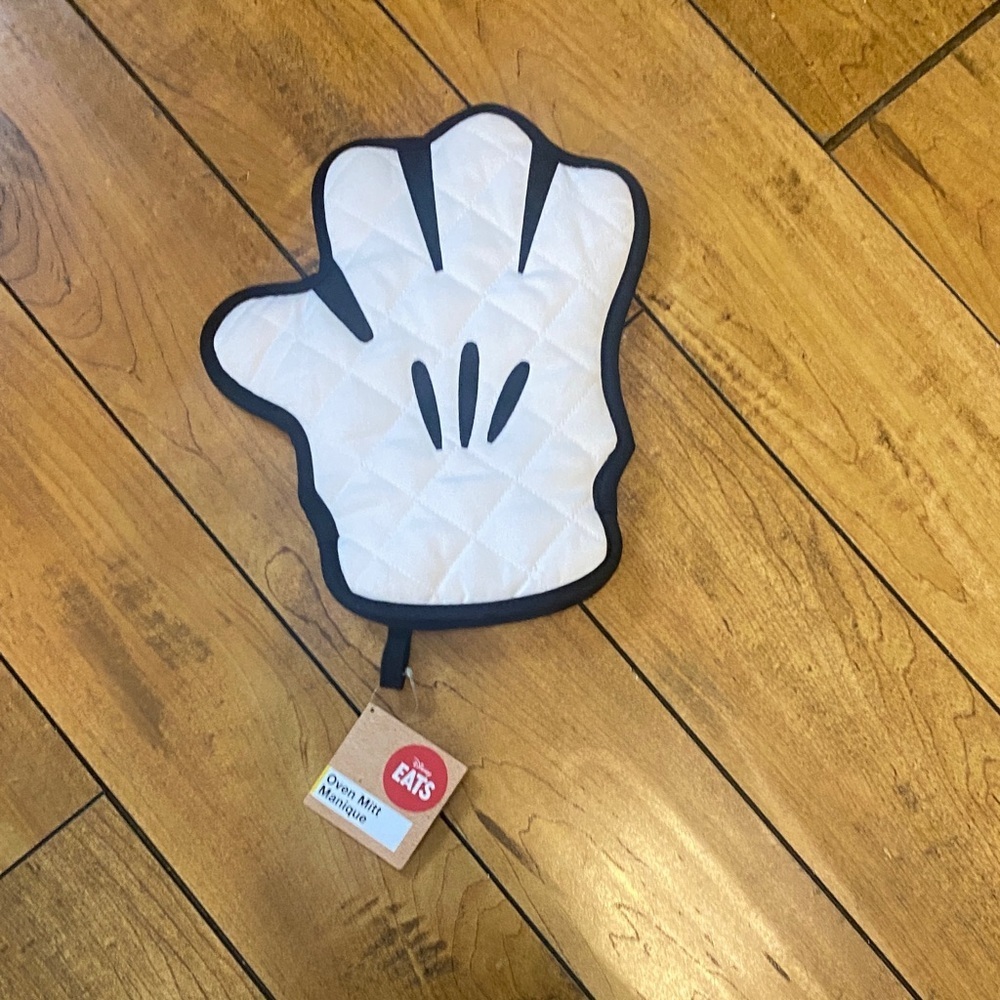 Disney Mickey Mouse  oven mitt new